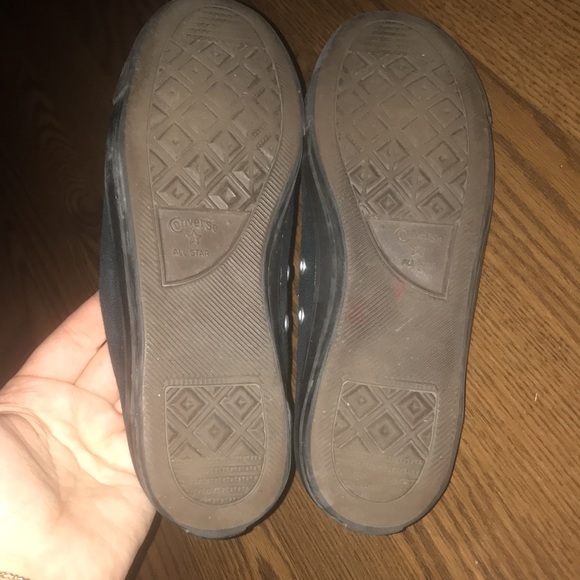 Converse shoes - Picture 3 of 3